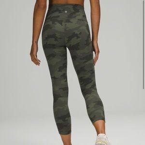 🍋Lululemon Wunder Under High-Rise Crop 23”  Heritage Camo Size 12
